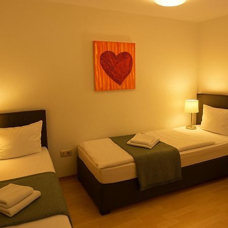 Sunnyhome Monteurwohnungen Und Apartments In Weiden Weiden in der Oberpfalz Bagian luar foto